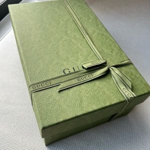 Women’s Gucci shoe box: perfect for home staging or shoe box replacement.